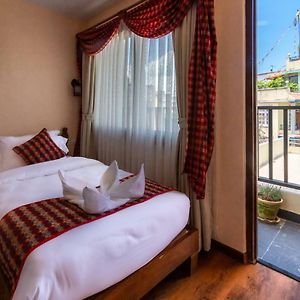 Deluxe Single Room on Food & Beverage Early check & Late check-out by 2 hours